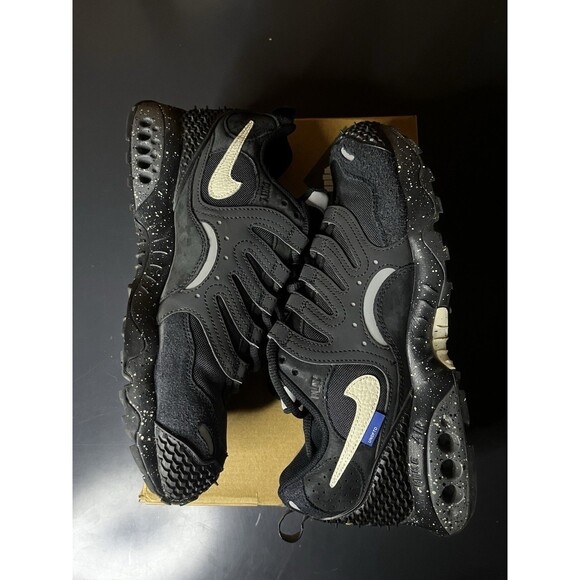 Athletic_Shoes